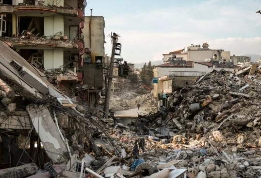 Турските власти разследват 768 души във връзка с последиците от